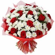 Букет из роз и хризантем