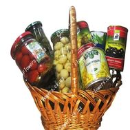 Подарунковий кошик із продуктами