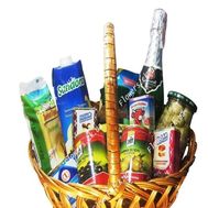 Подарунковий кошик продуктів
