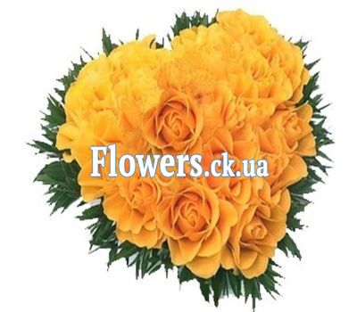 Серце з жовтих троянд