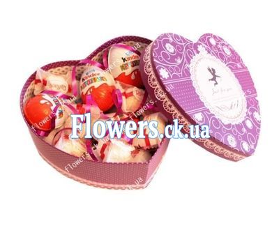 Коробка киндеров и Raffaello