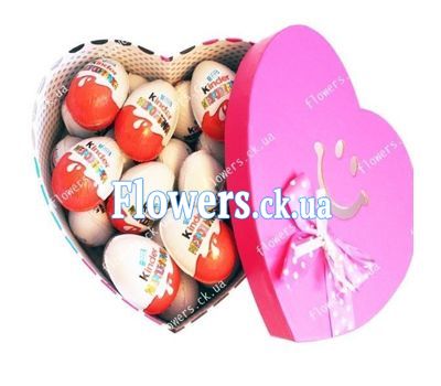 Киндеры в коробке-сердце