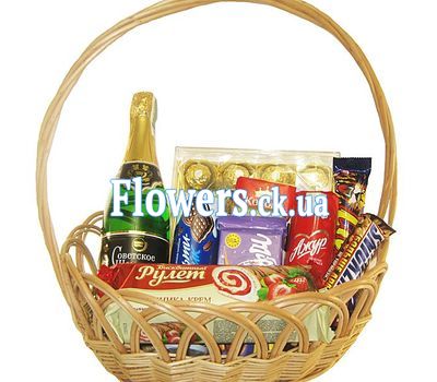 Корзина с шампанским и сладостями №666